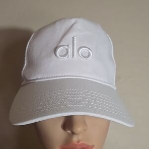 ALO YOGA Off Duty Snap Back Cap Adjustable
